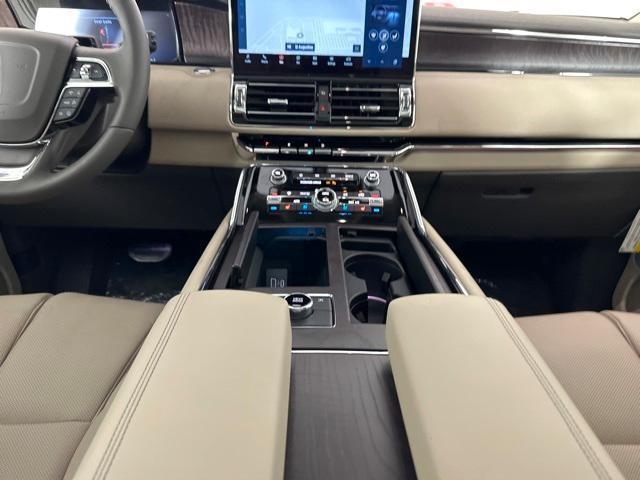 new 2024 Lincoln Navigator car, priced at $95,304