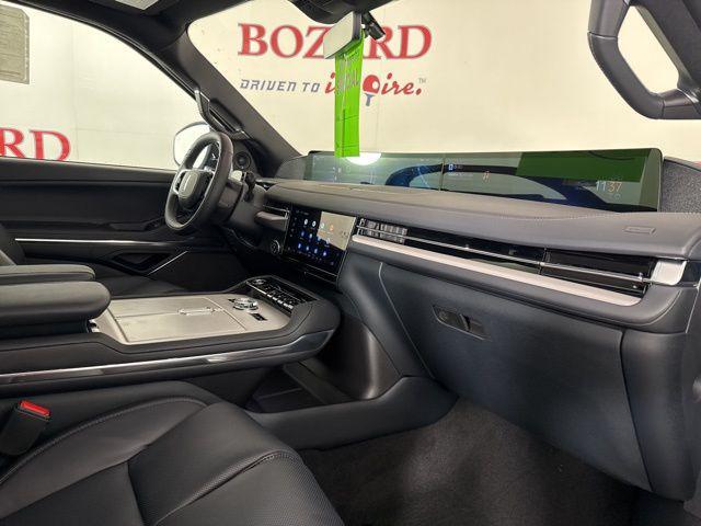 new 2025 Lincoln Navigator car, priced at $103,333