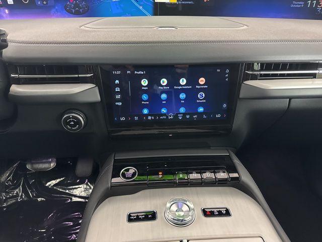 new 2025 Lincoln Navigator car, priced at $103,333