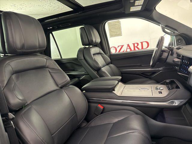 new 2025 Lincoln Navigator car, priced at $103,333