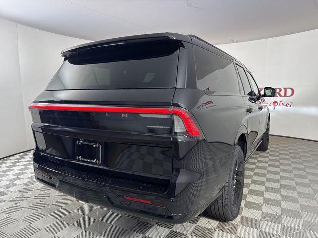 new 2025 Lincoln Navigator car, priced at $103,333