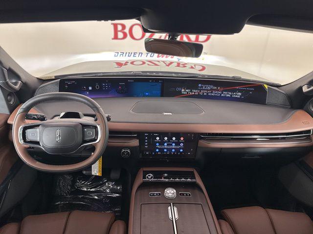 new 2025 Lincoln Navigator car, priced at $103,076