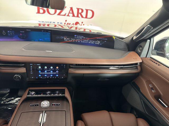 new 2025 Lincoln Navigator car, priced at $103,076