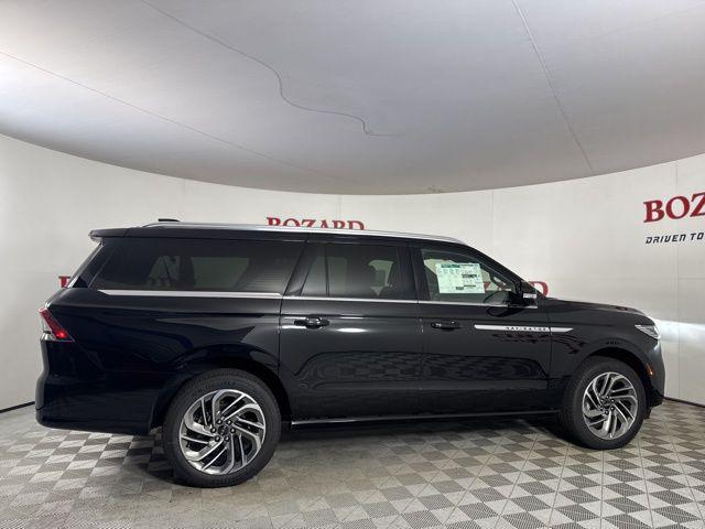 new 2025 Lincoln Navigator car, priced at $103,076