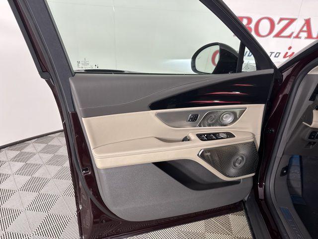 new 2025 Lincoln Nautilus car, priced at $64,087