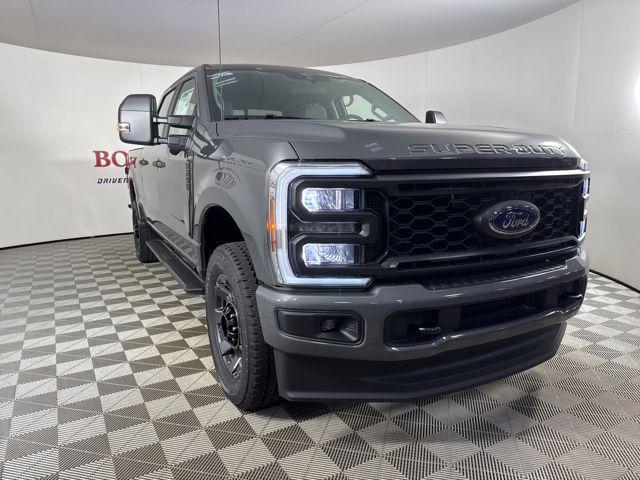new 2025 Ford F-250 car, priced at $58,370