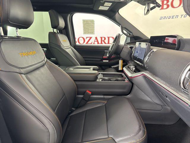 new 2025 Ford Expedition car, priced at $82,398