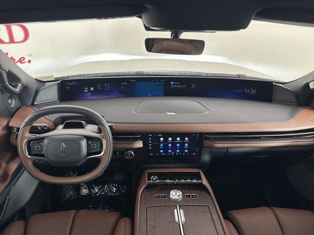 new 2025 Lincoln Navigator car, priced at $104,053