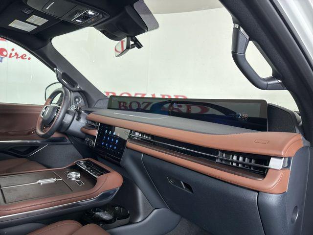 new 2025 Lincoln Navigator car, priced at $104,053