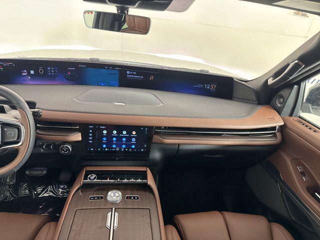 new 2025 Lincoln Navigator car, priced at $104,053