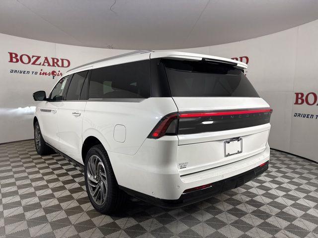 new 2025 Lincoln Navigator car, priced at $104,053