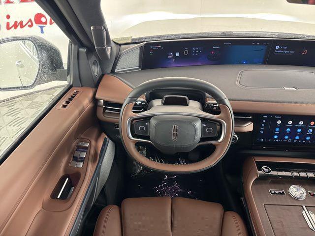 new 2025 Lincoln Navigator car, priced at $104,053