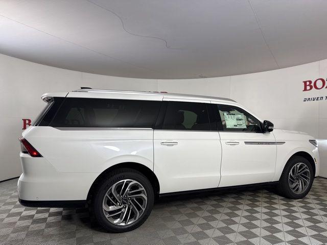 new 2025 Lincoln Navigator car, priced at $104,053