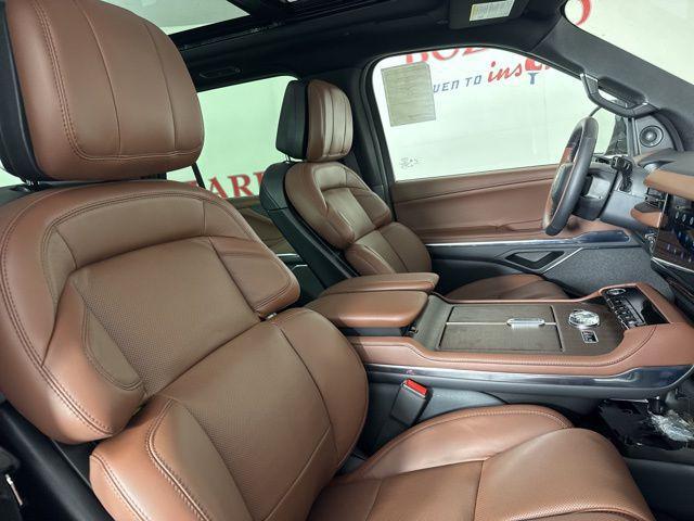 new 2025 Lincoln Navigator car, priced at $104,053