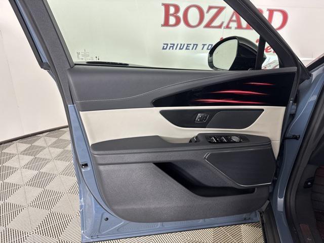 new 2025 Lincoln Nautilus car, priced at $52,170