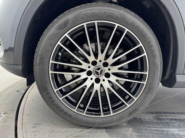 new 2025 Mercedes-Benz GLC 300 car, priced at $56,985