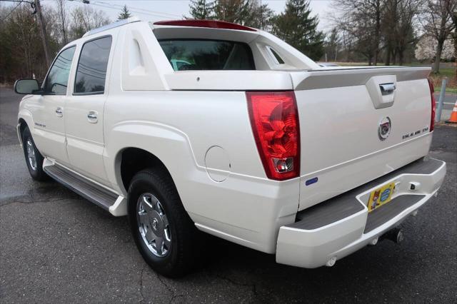 used 2003 Cadillac Escalade EXT car, priced at $16,999