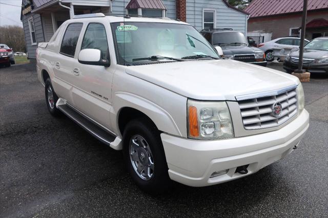 used 2003 Cadillac Escalade EXT car, priced at $16,999