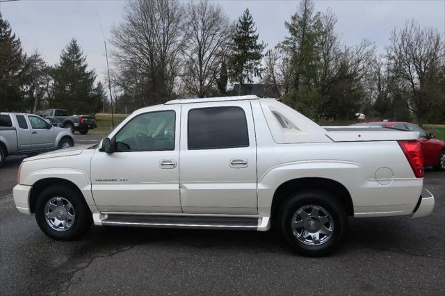 used 2003 Cadillac Escalade EXT car, priced at $16,999