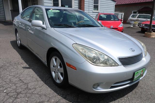 used 2005 Lexus ES 330 car, priced at $9,999
