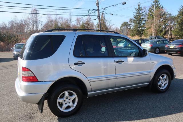 used 2000 Mercedes-Benz M-Class car