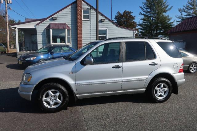 used 2000 Mercedes-Benz M-Class car