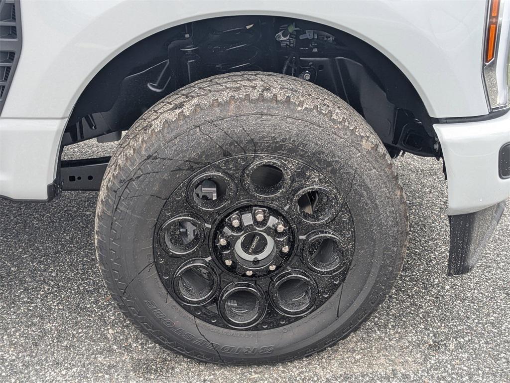 new 2025 Ford F-350 car, priced at $79,652