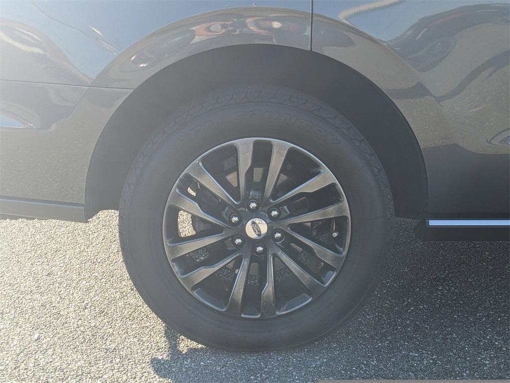 used 2021 Ford Expedition car, priced at $36,167