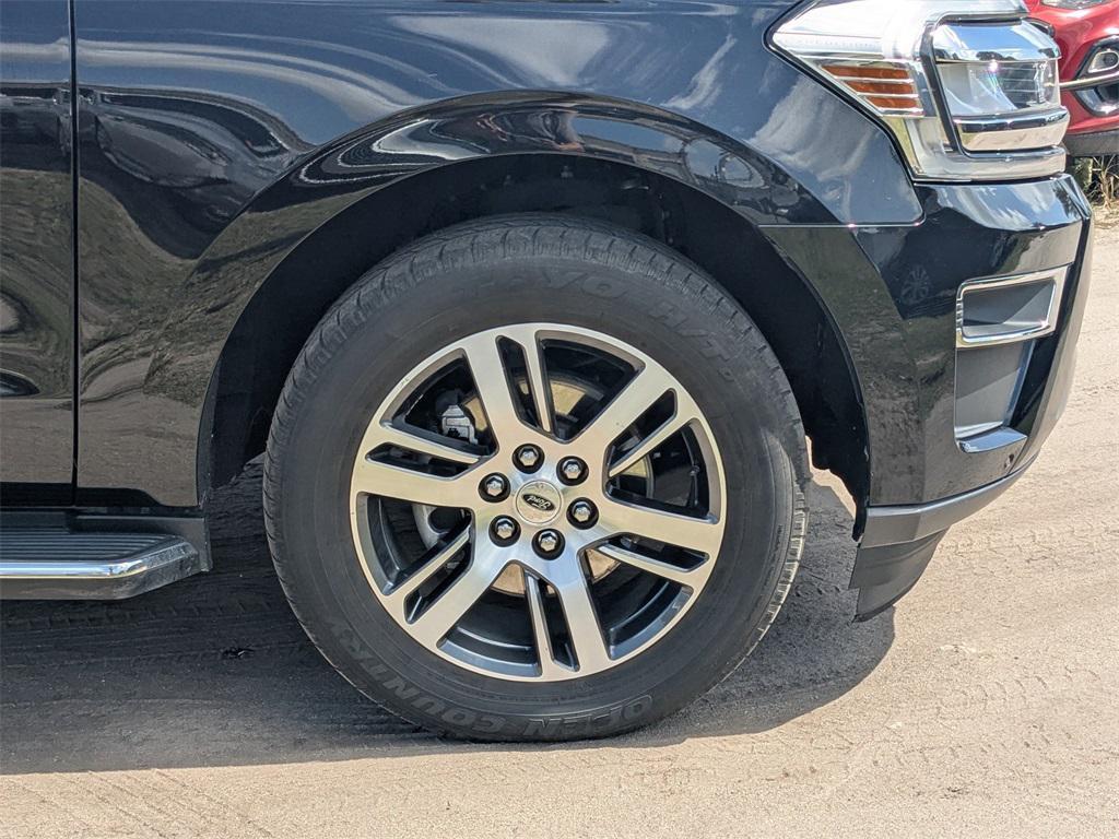 used 2023 Ford Expedition car, priced at $44,044