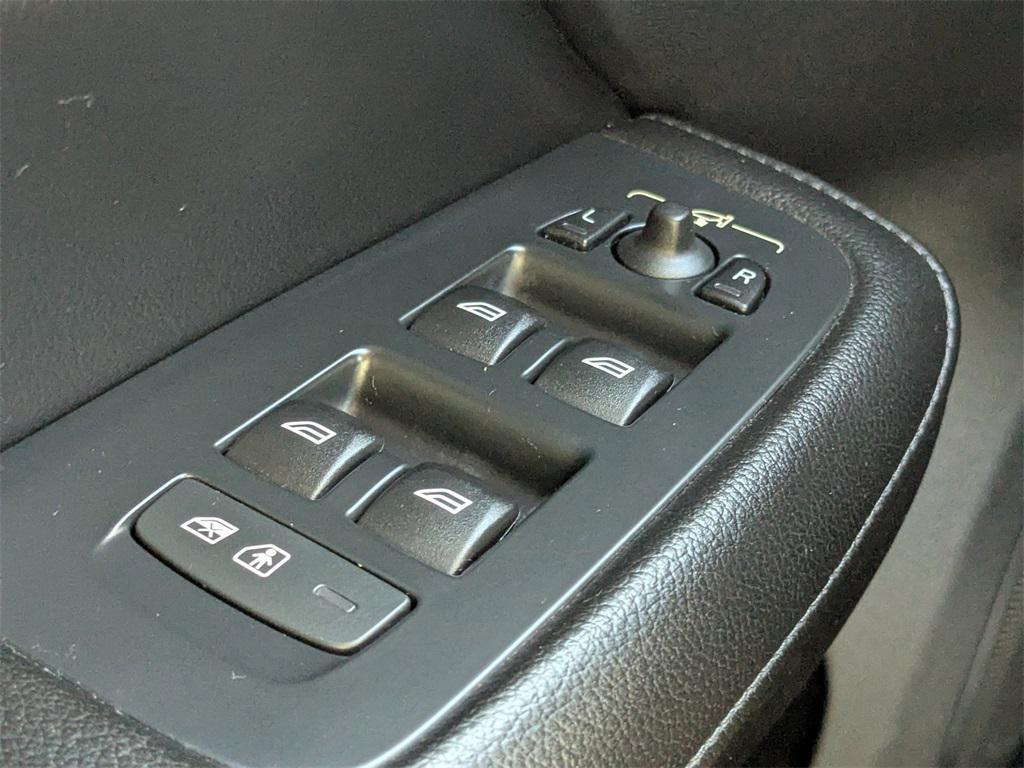 used 2022 Volvo S60 car, priced at $22,715