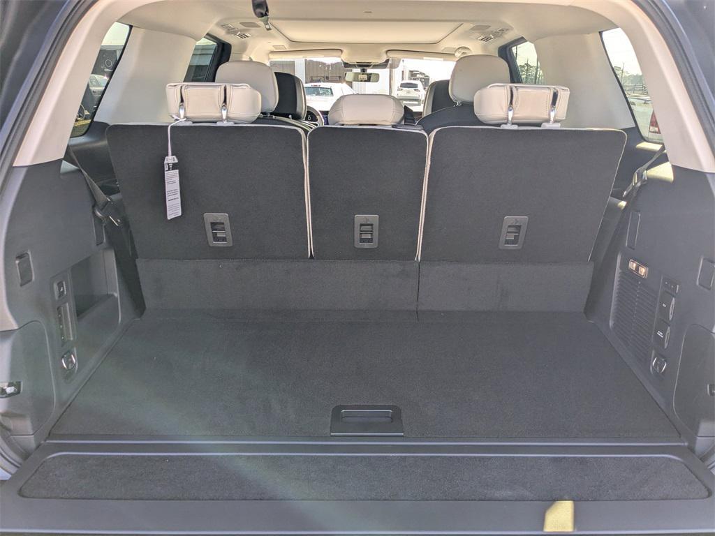 new 2025 Lincoln Navigator car