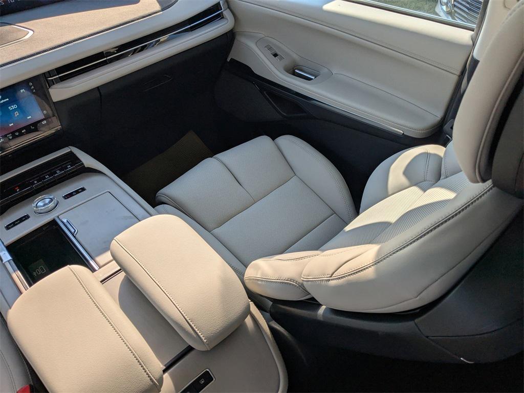 new 2025 Lincoln Navigator car