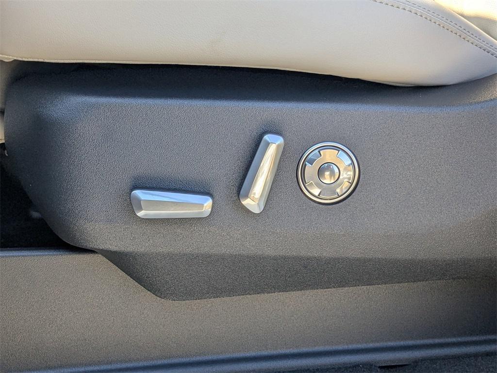 new 2025 Lincoln Navigator car