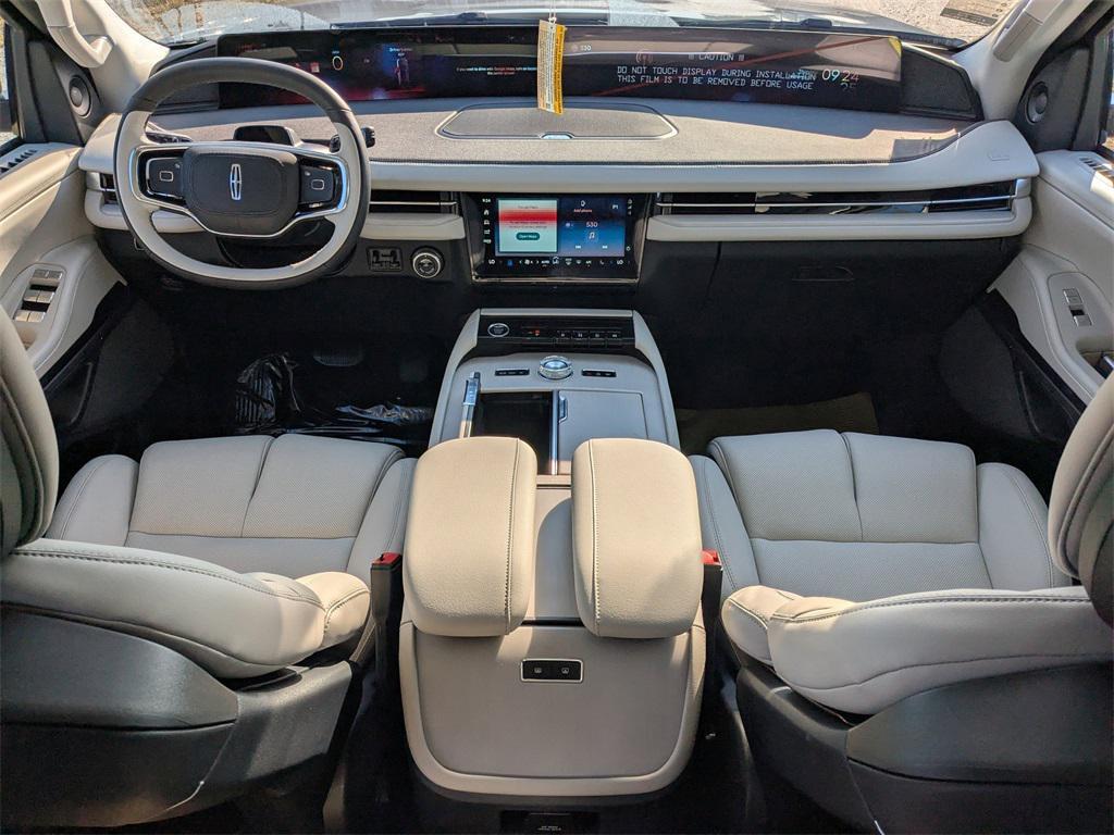 new 2025 Lincoln Navigator car