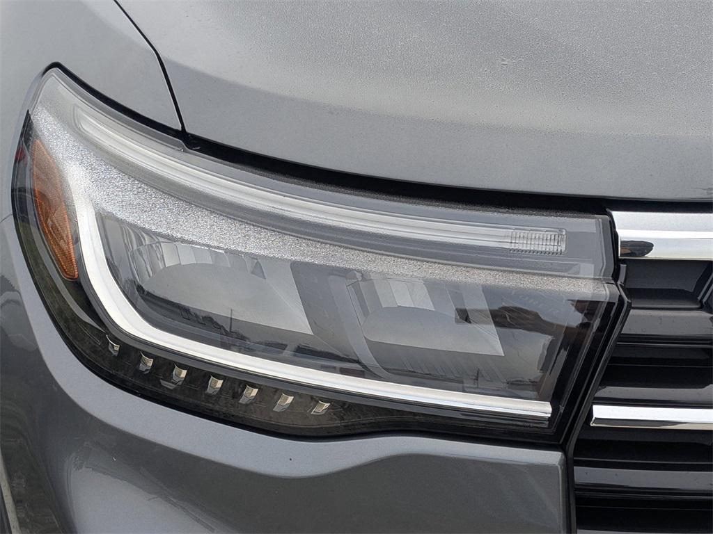 new 2025 Ford Explorer car, priced at $42,023