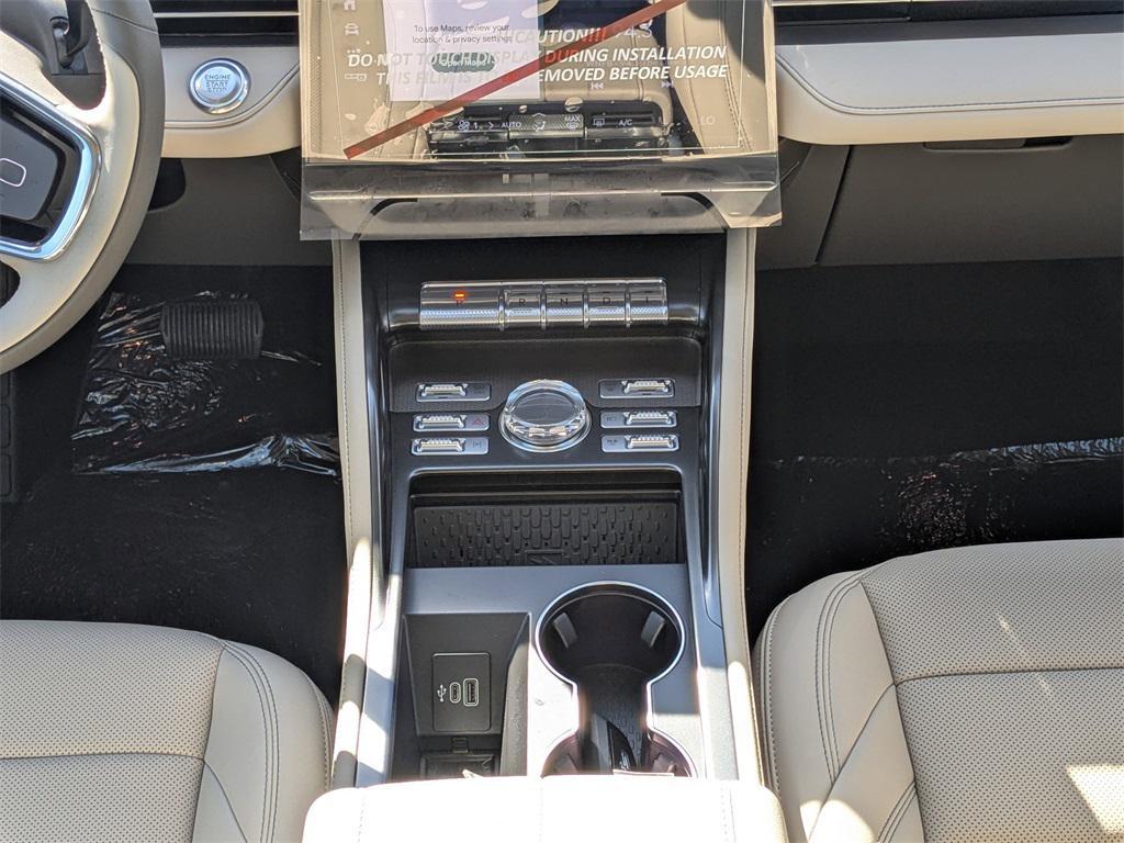 new 2025 Lincoln Nautilus car, priced at $55,599