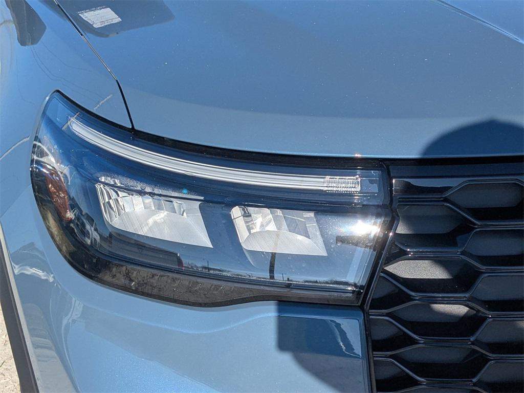 new 2025 Ford Explorer car, priced at $47,072