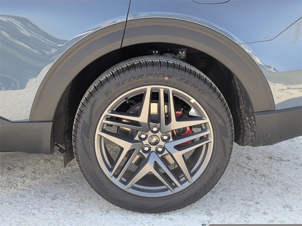 new 2025 Ford Explorer car, priced at $47,072