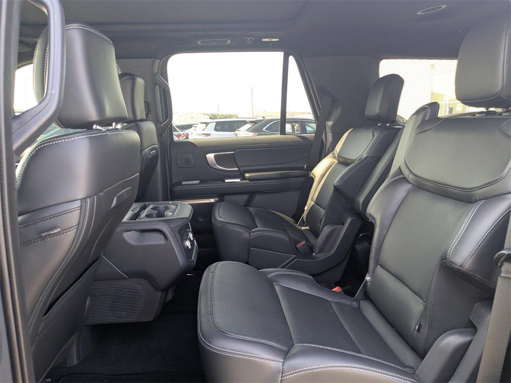 new 2025 Ford Expedition car
