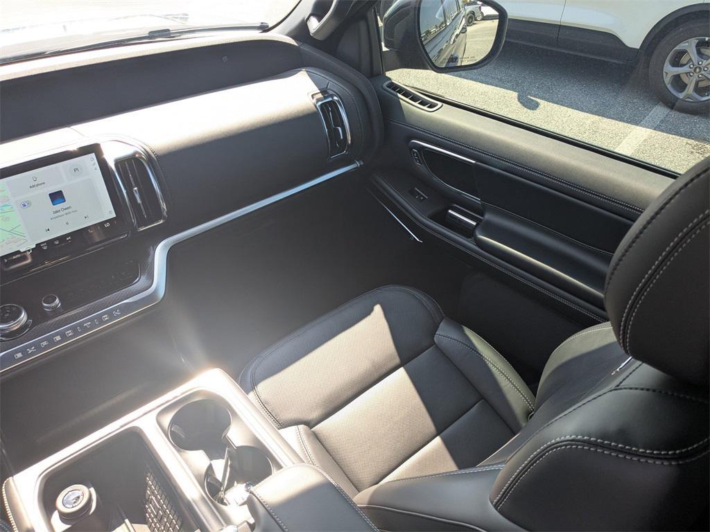 new 2025 Ford Expedition car