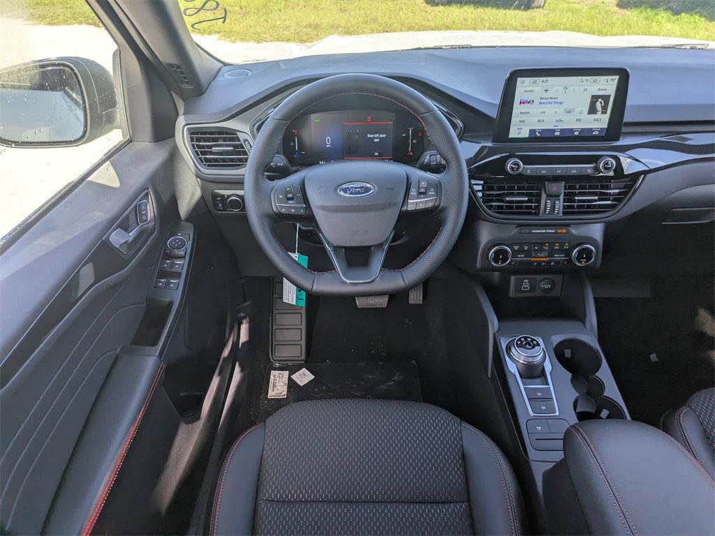 new 2025 Ford Escape car, priced at $33,078
