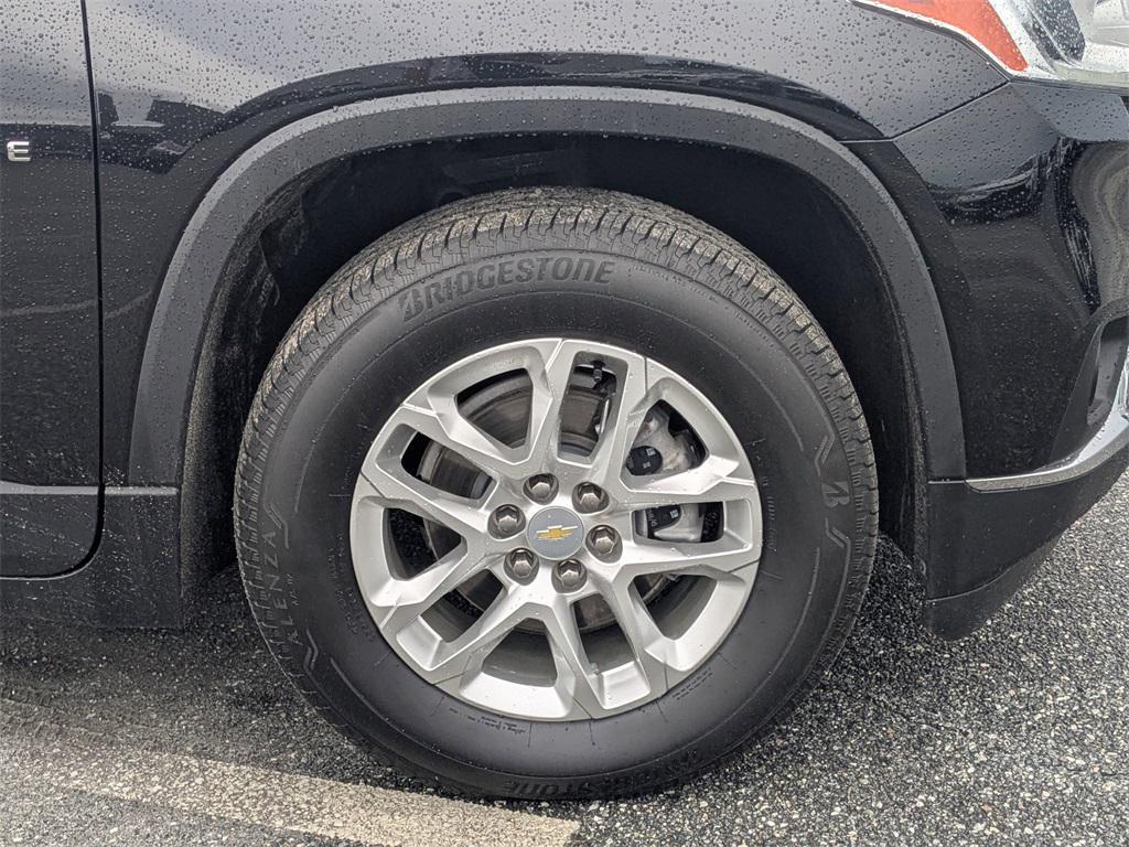 used 2021 Chevrolet Traverse car, priced at $23,190