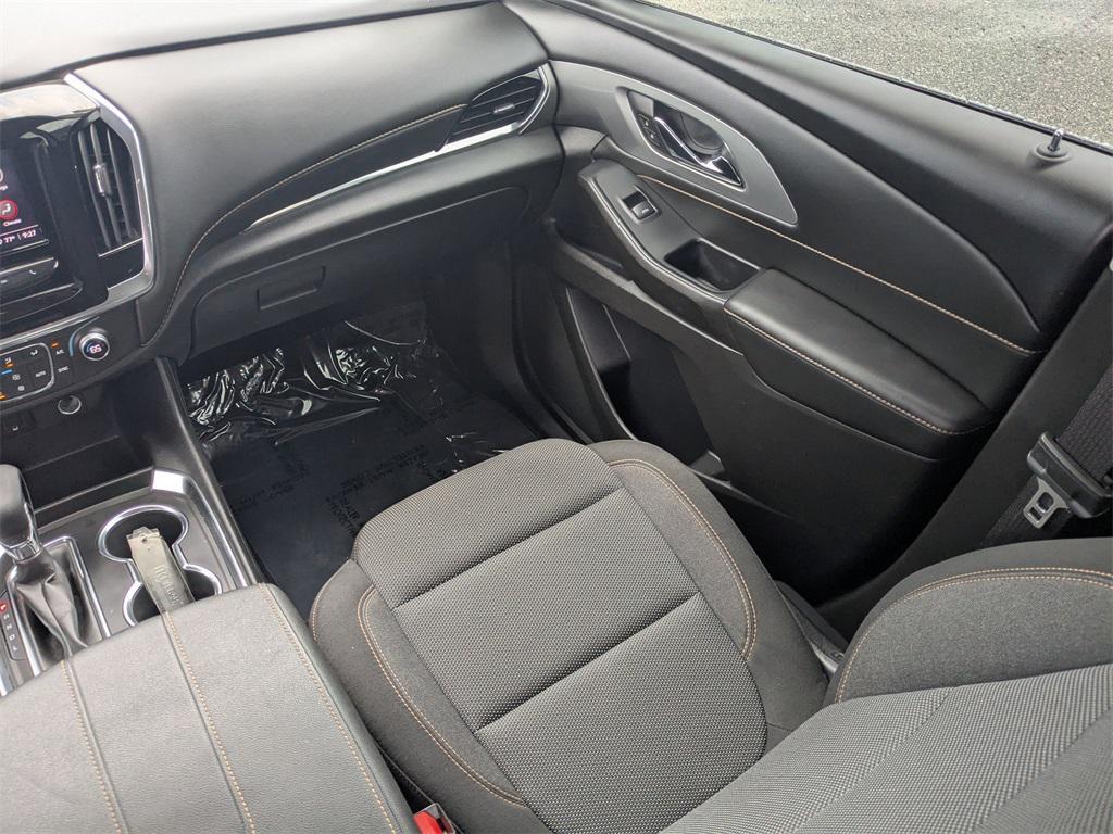 used 2021 Chevrolet Traverse car, priced at $23,190