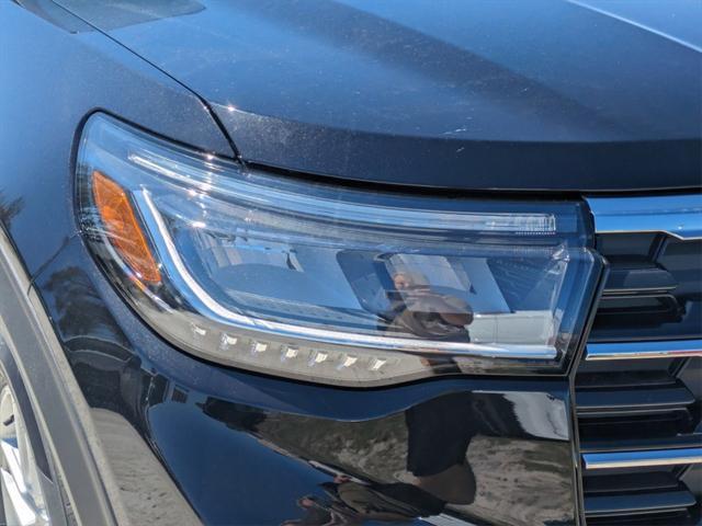 new 2025 Ford Explorer car, priced at $43,266