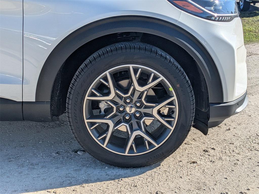 new 2025 Ford Explorer car, priced at $55,887