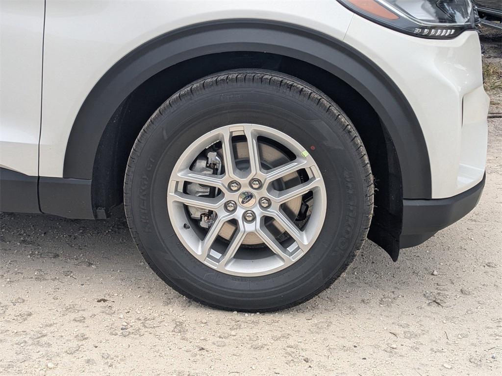 new 2025 Ford Explorer car, priced at $42,958