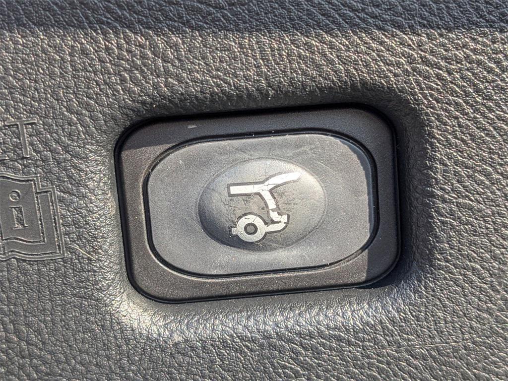 used 2022 Lincoln Nautilus car, priced at $36,166
