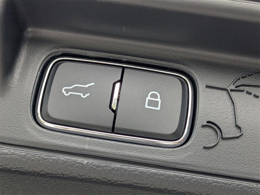 new 2025 Ford Explorer car, priced at $42,023