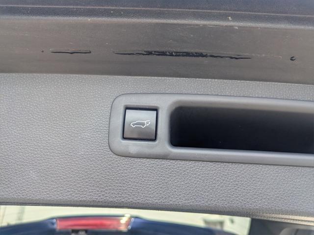 used 2020 Toyota Highlander car, priced at $24,790