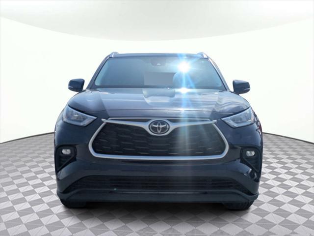 used 2020 Toyota Highlander car, priced at $24,790